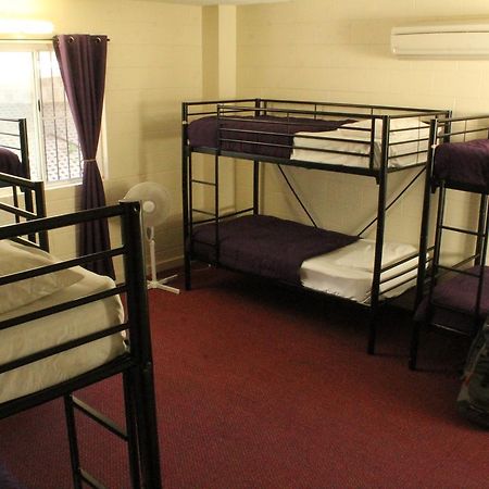 Foreign Exchange Accommodation-Beachside Таунсвил Екстериор снимка