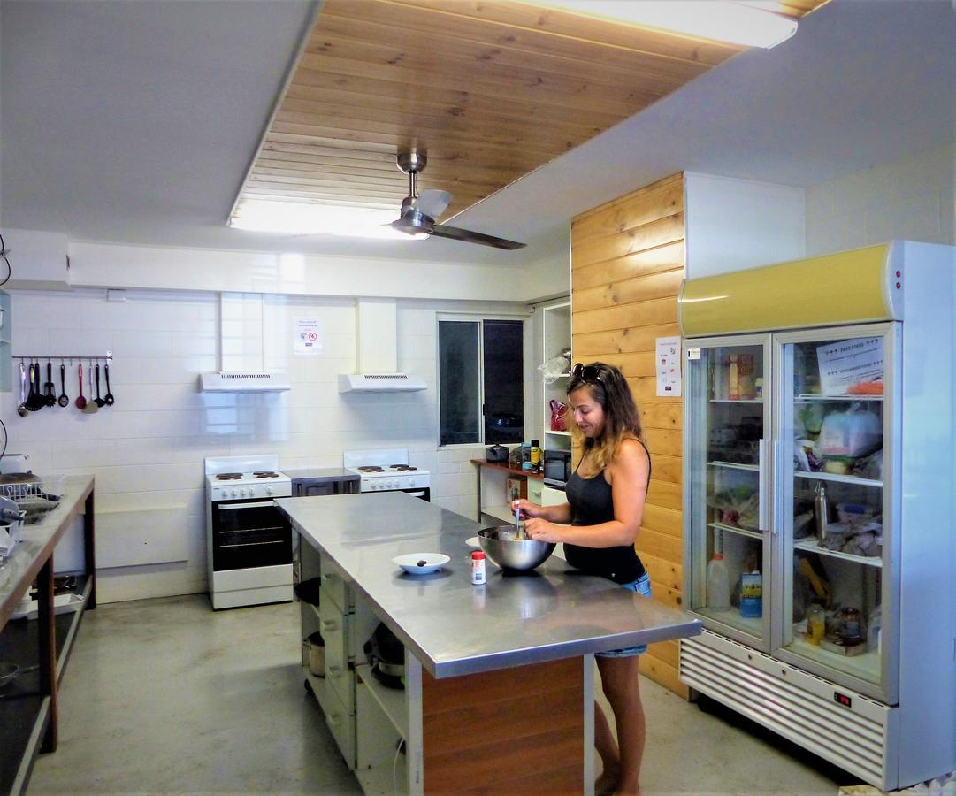 Foreign Exchange Accommodation-Beachside Таунсвил Екстериор снимка